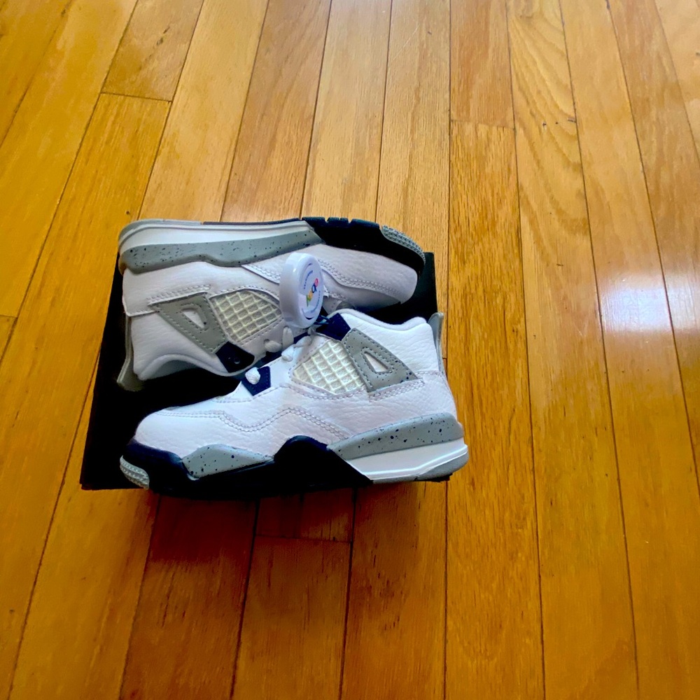 Jordan 4